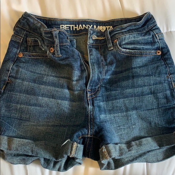 Shorts - Picture 1 of 2